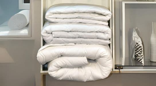 Jasa Cuci Bed Cover Terdekat: Bed Cover Bersih dan Wangi untuk Tidur Nyaman